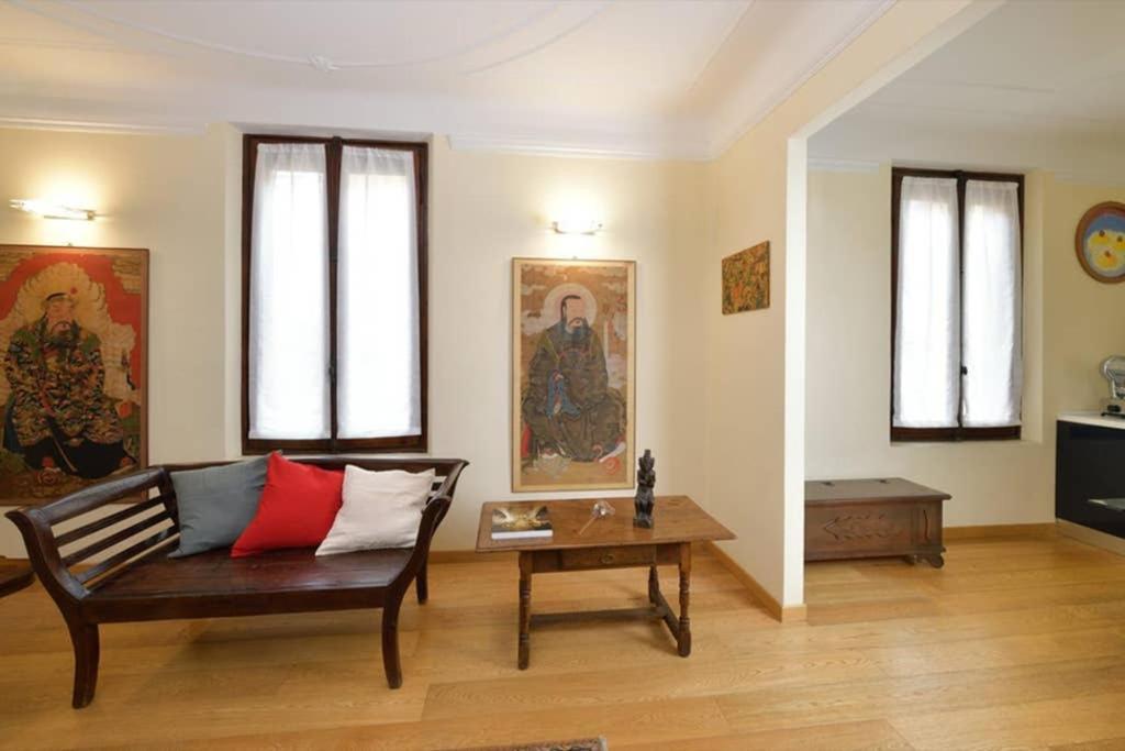 C-Rooms, Residenza Correggio パルマ エクステリア 写真