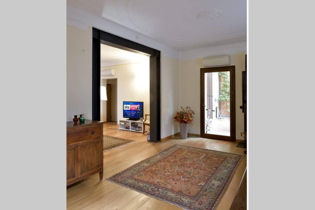 C-Rooms, Residenza Correggio パルマ エクステリア 写真