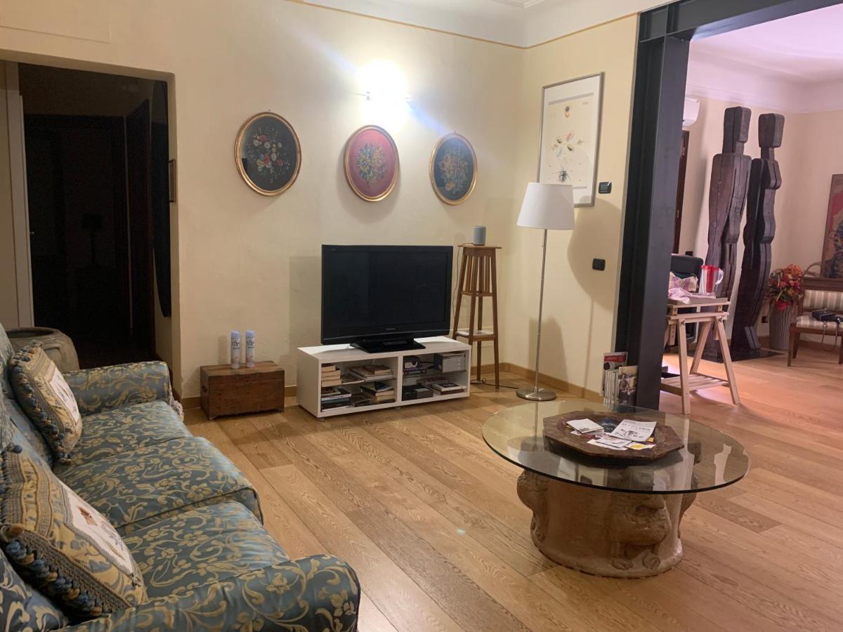 C-Rooms, Residenza Correggio パルマ エクステリア 写真